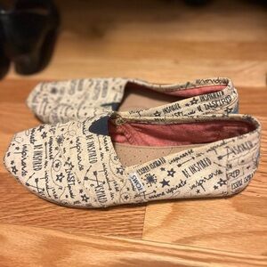 TOMS womens size 8.5